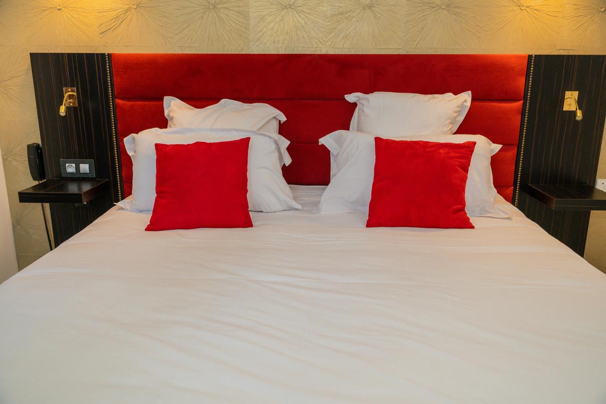 Hotel Les 3 Lieux Les Ponts-de-Cé Esterno foto