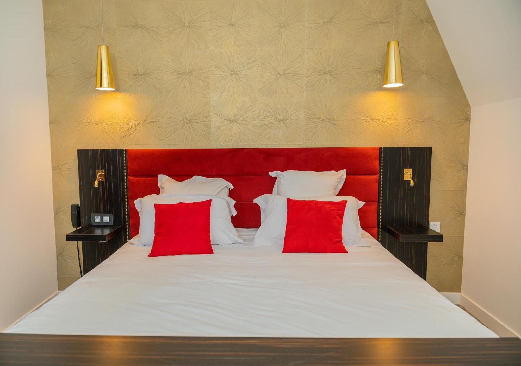 Hotel Les 3 Lieux Les Ponts-de-Cé Esterno foto