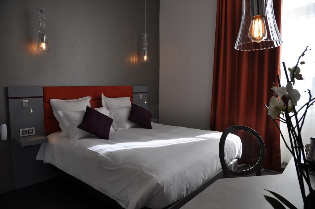 Hotel Les 3 Lieux Les Ponts-de-Cé Esterno foto