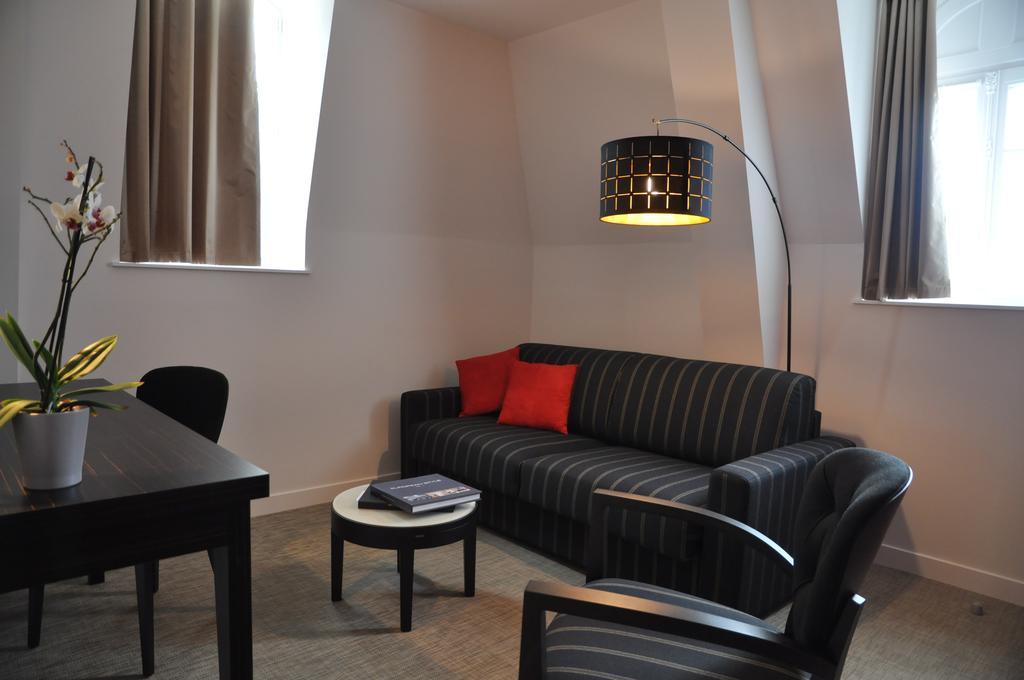 Hotel Les 3 Lieux Les Ponts-de-Cé Esterno foto