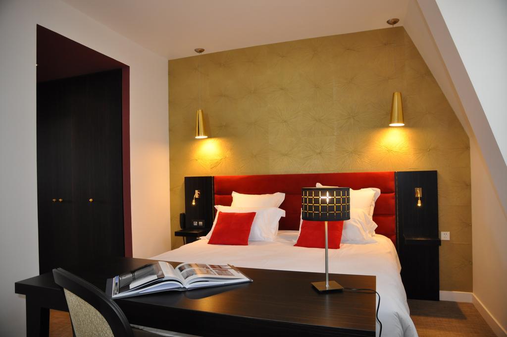 Hotel Les 3 Lieux Les Ponts-de-Cé Esterno foto