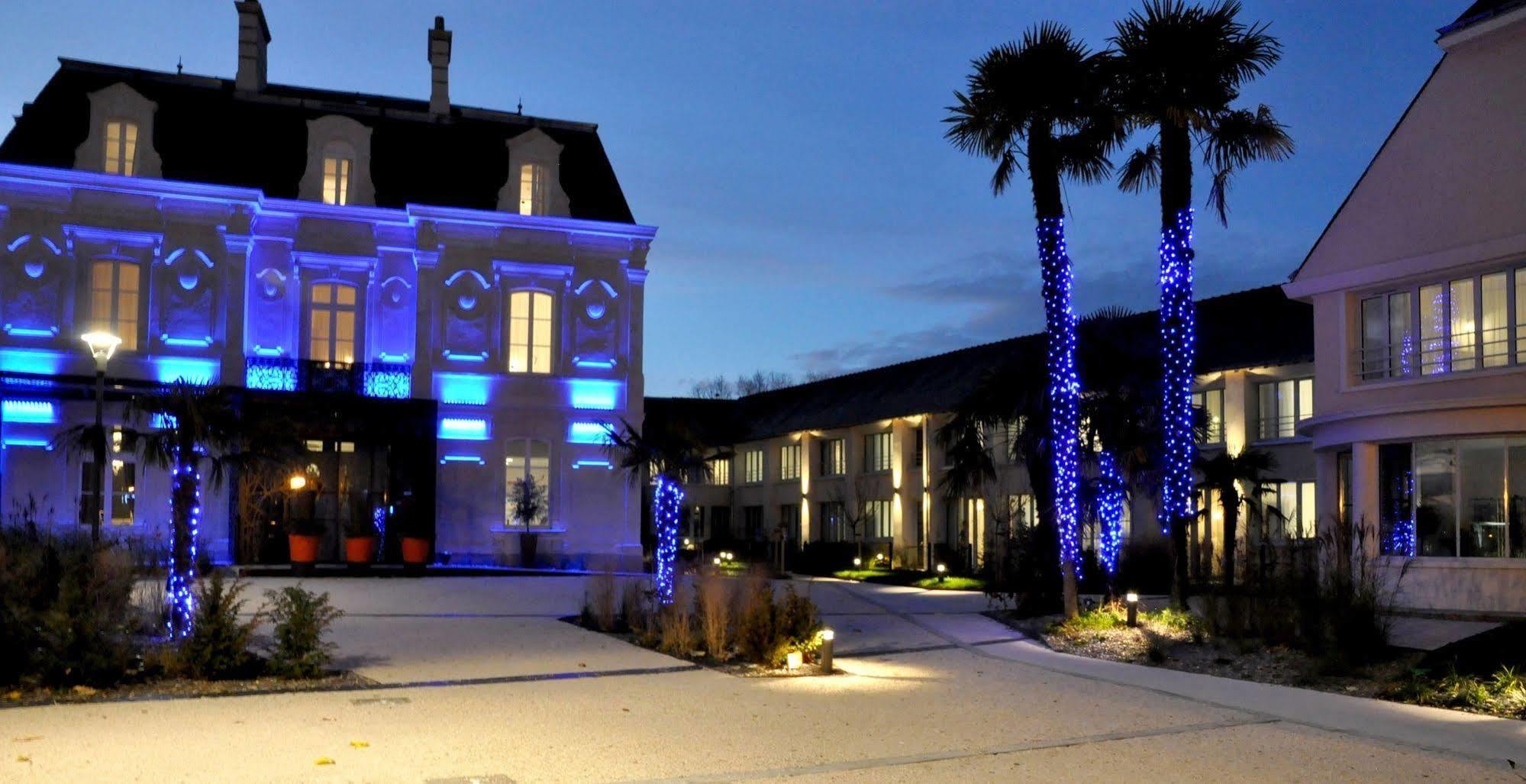 Hotel Les 3 Lieux Les Ponts-de-Cé Esterno foto