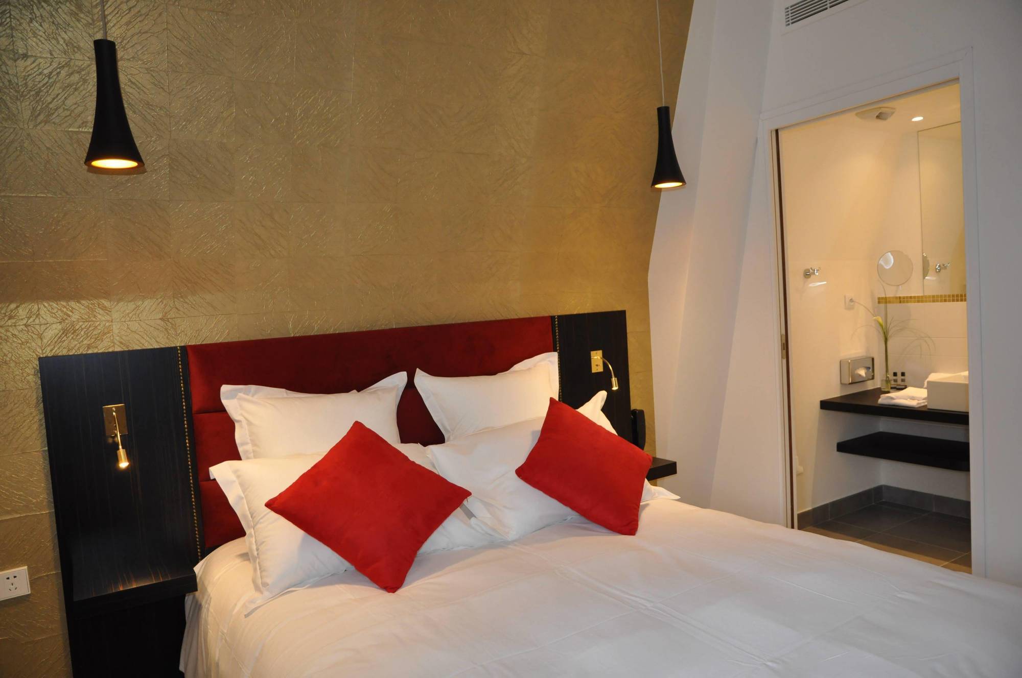 Hotel Les 3 Lieux Les Ponts-de-Cé Esterno foto
