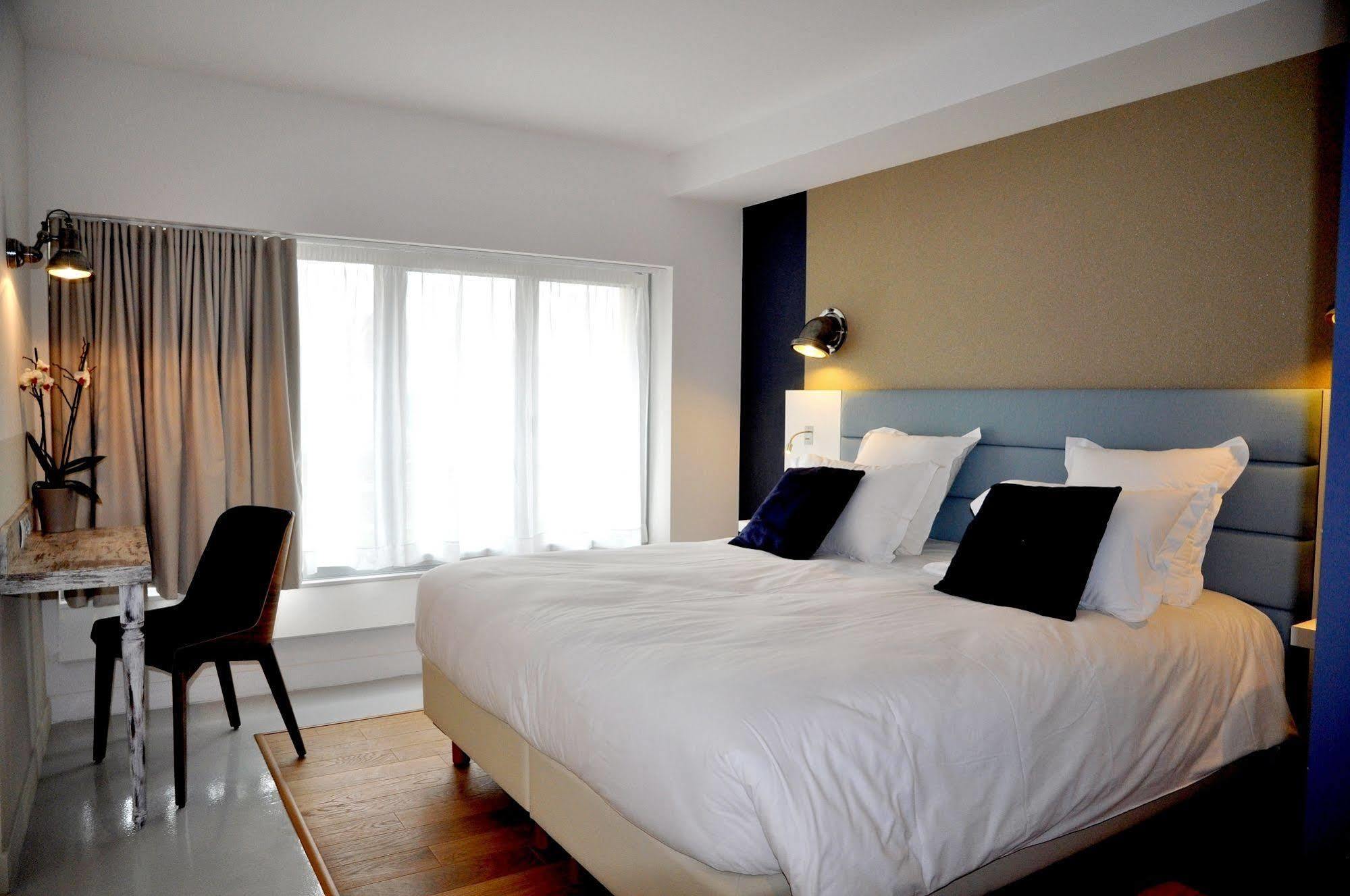 Hotel Les 3 Lieux Les Ponts-de-Cé Esterno foto
