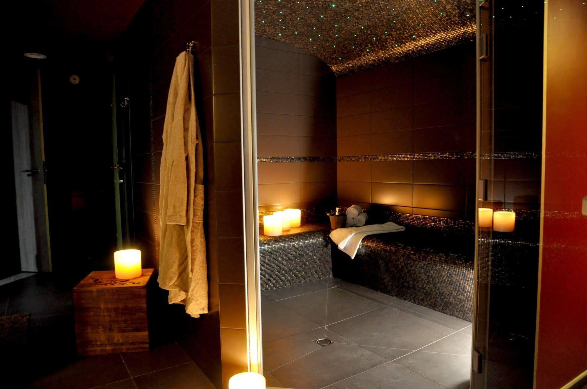 Hotel Les 3 Lieux Les Ponts-de-Cé Esterno foto